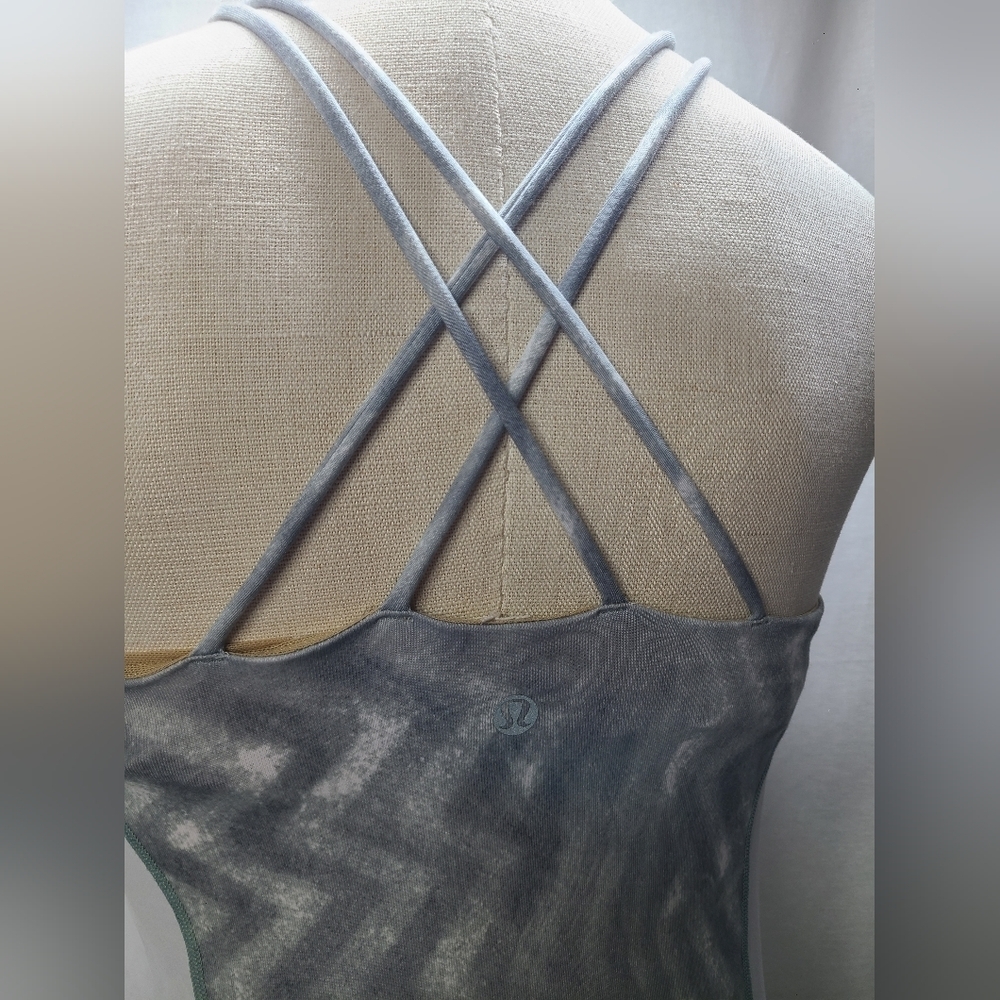 Lululemon Womens Blazer Fossil White Virtuous Tank Top Size 8 - Picture 3 of 8